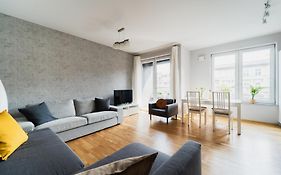 Big Apartment Old Town - 3 Rooms- 7 People-Lift- Near Town Hall